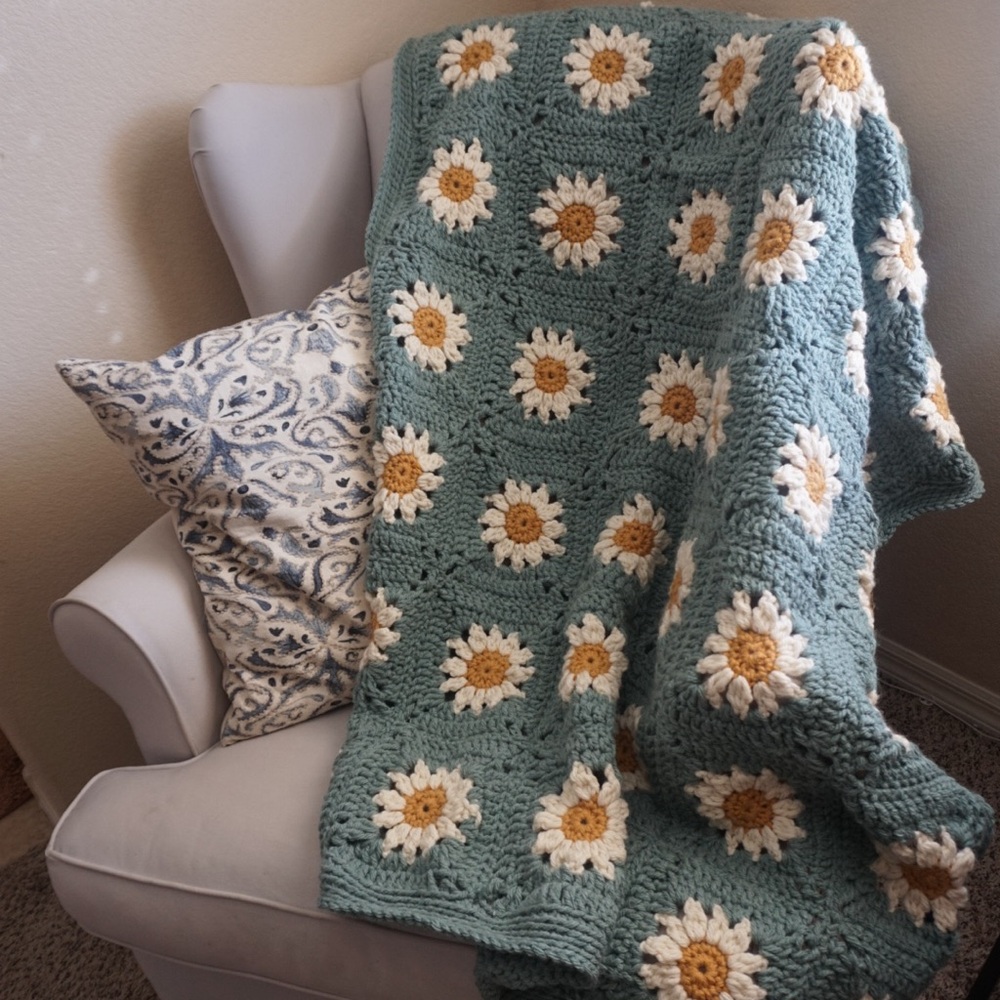 Bespoke Cozy Daisy Blanket